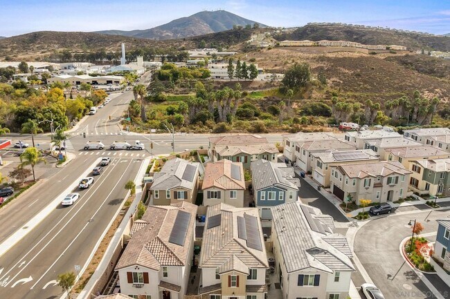 Building Photo - 2612 Babaco St