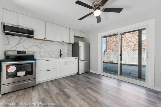 Building Photo - 7653 Roberts Rd