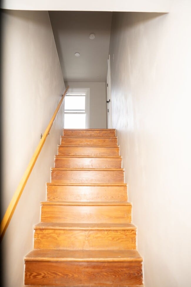 Building Photo - 3950 Locust Grove Rd