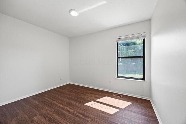 Building Photo - 6948 Kinston Dr