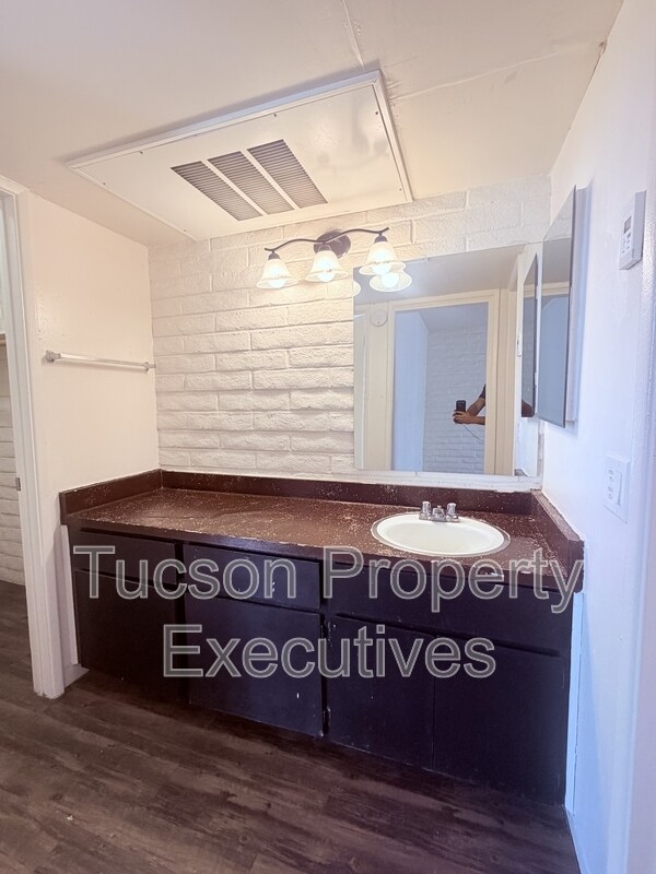 Building Photo - 20 N Leonora Ave