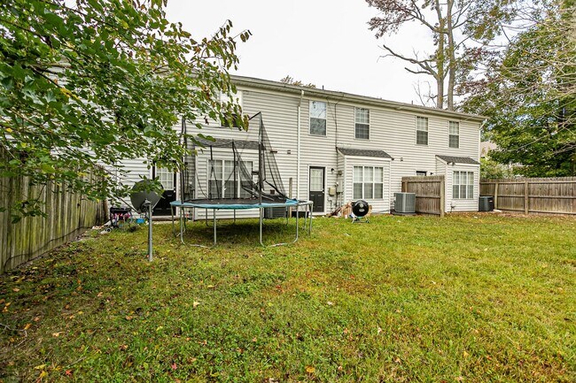 Building Photo - Don't miss the chance to call this Virgini...