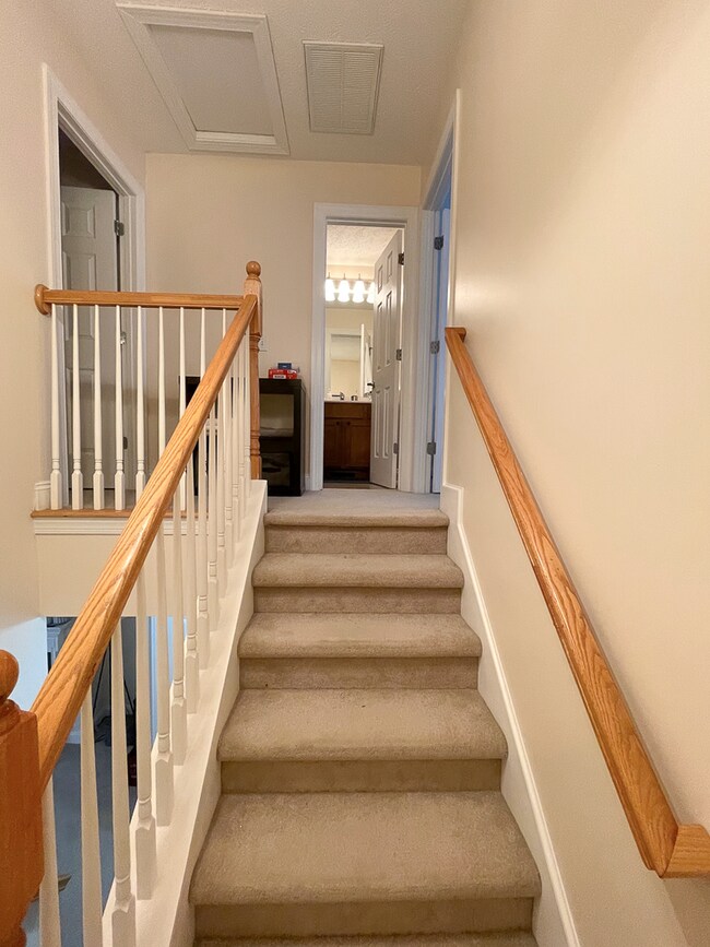 Building Photo - Available for the 2026-2027 lease term.