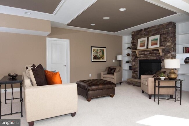 Building Photo - 6829 Rosemont Dr