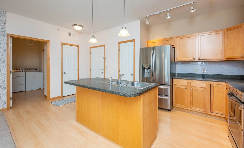 kitchen - 10325 Providence Dr