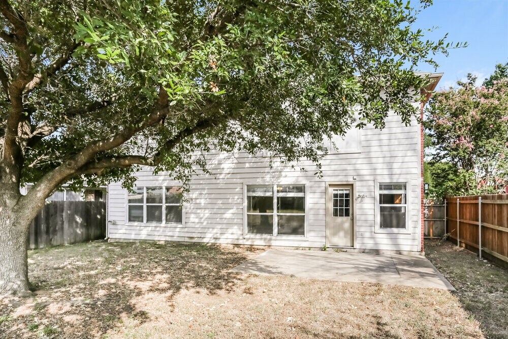 Building Photo - 1008 Whistle Stop Dr