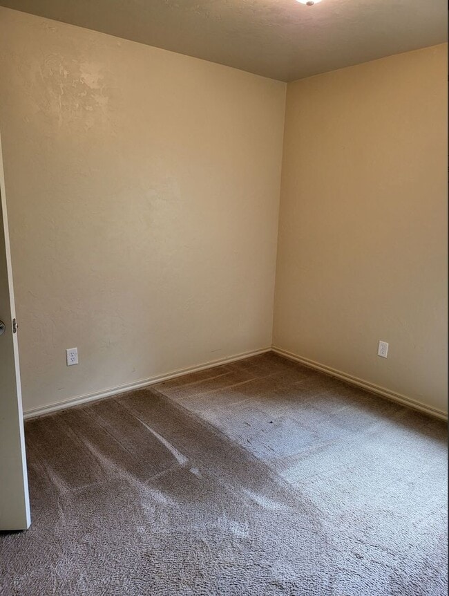 Building Photo - Welcome Home!!