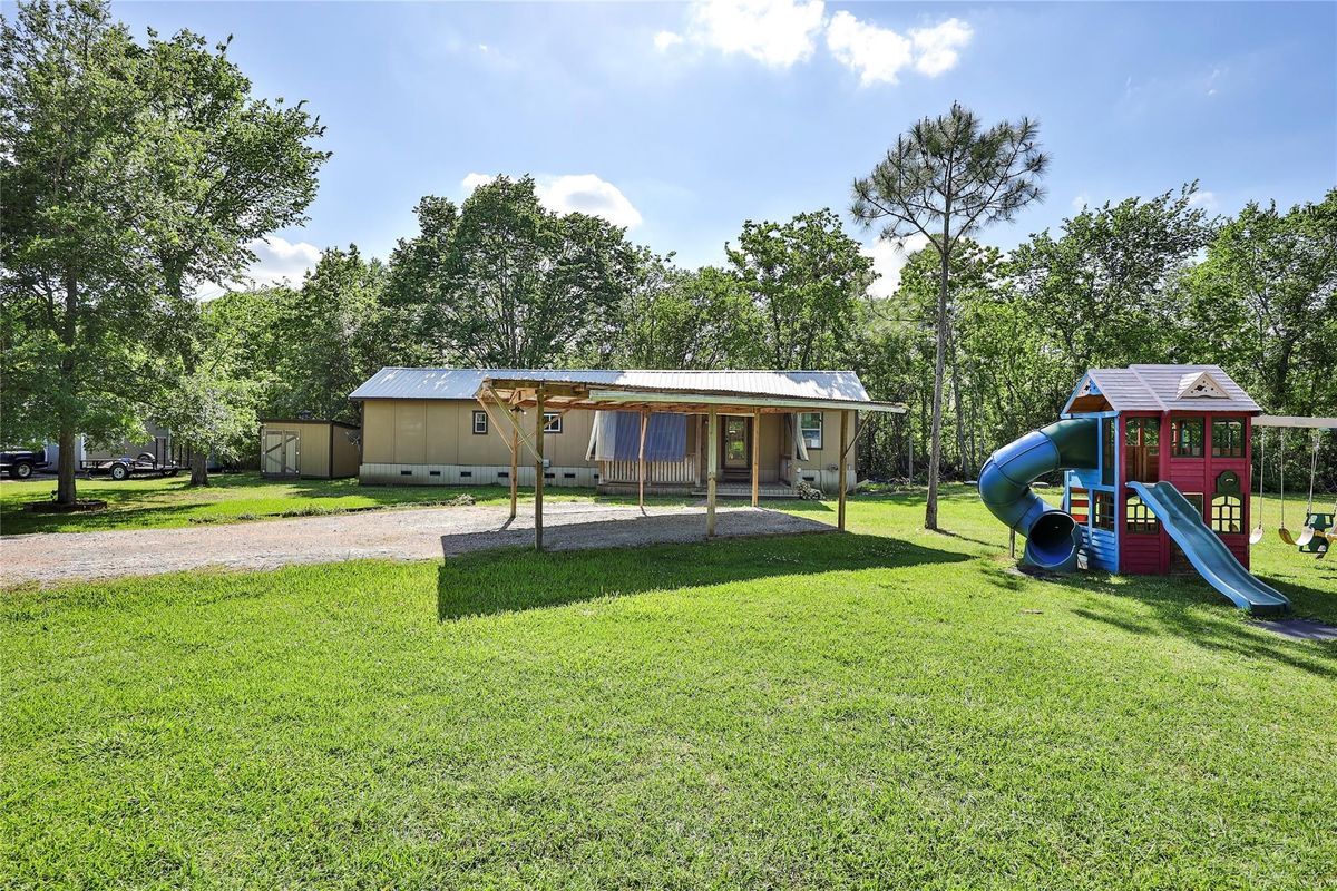 Building Photo - 2205 Willow Cove Dr