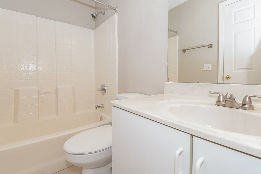 Building Photo - 2628 Cobblestone Forest Cir E