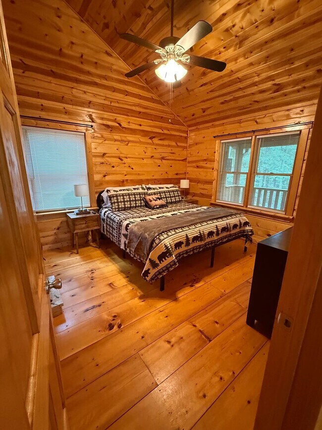 Building Photo - Laurel Oak Cabin
