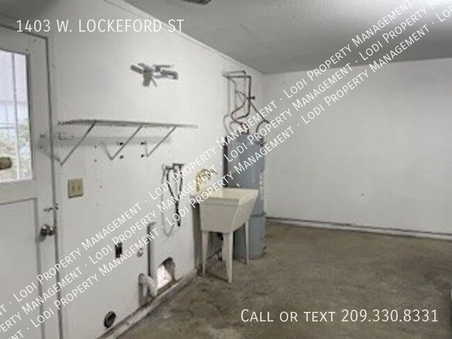 Building Photo - 1403 W Lockeford St