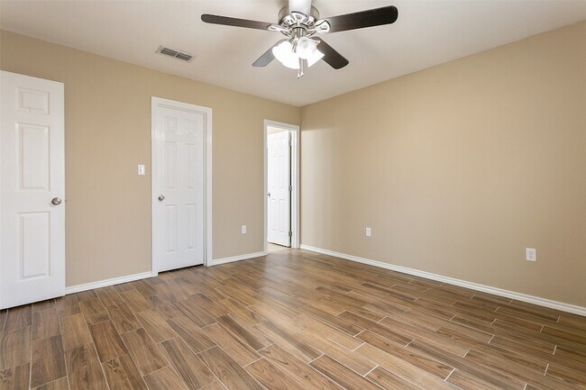Building Photo - 608 Mesquite Dr