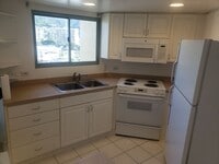Building Photo - Must see One Kalakaua Unit