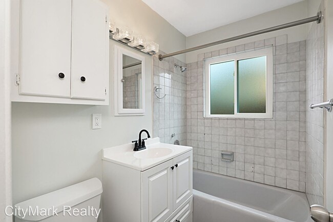 Building Photo - 2 br, 2 bath House - 5405 Olvera Ave