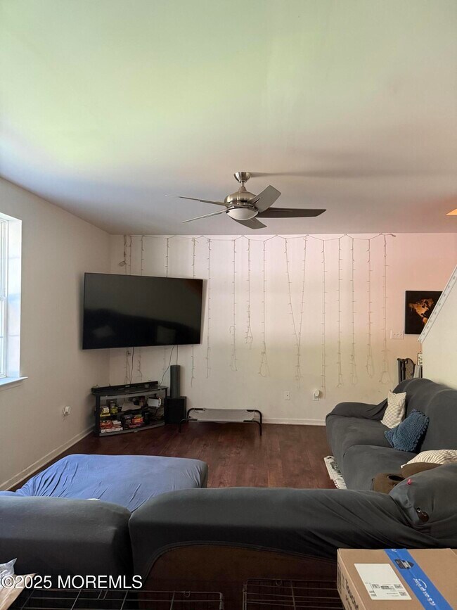 Building Photo - 22 Nautilus Dr