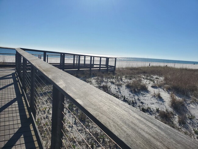 Building Photo - 3840 Casita Cir