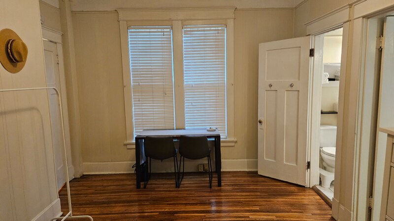 Building Photo - 2217 Belmont Blvd