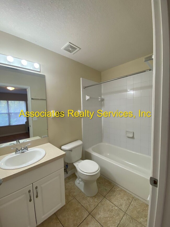 Building Photo - 2bed/2.5 bath condo in Hailey Gardens behi...