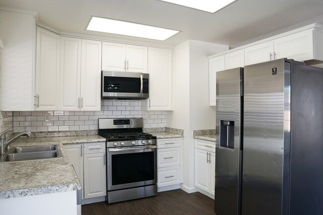 Building Photo - 80675 Harvard Ct