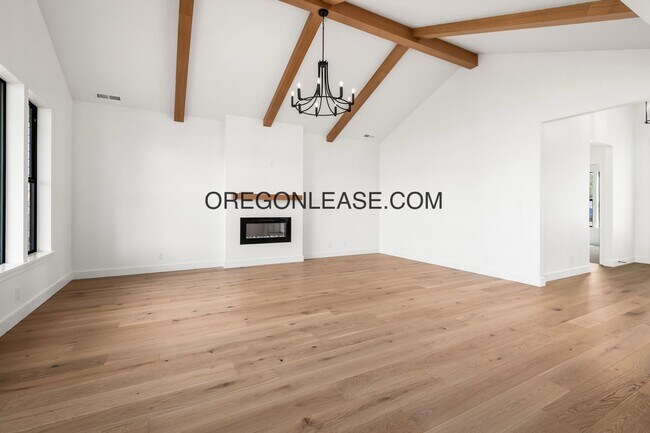 Building Photo - Gorgeous New Construction in Brand New Ven...