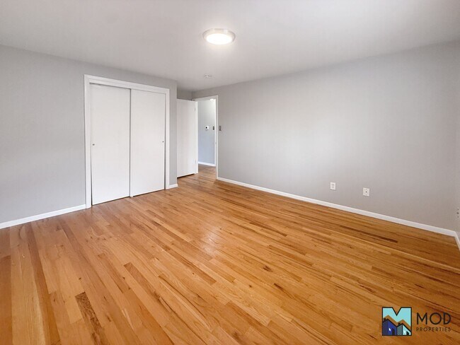 Building Photo - $0 DEPOSIT OPTION. CHARMING BRICK RANCH WI...