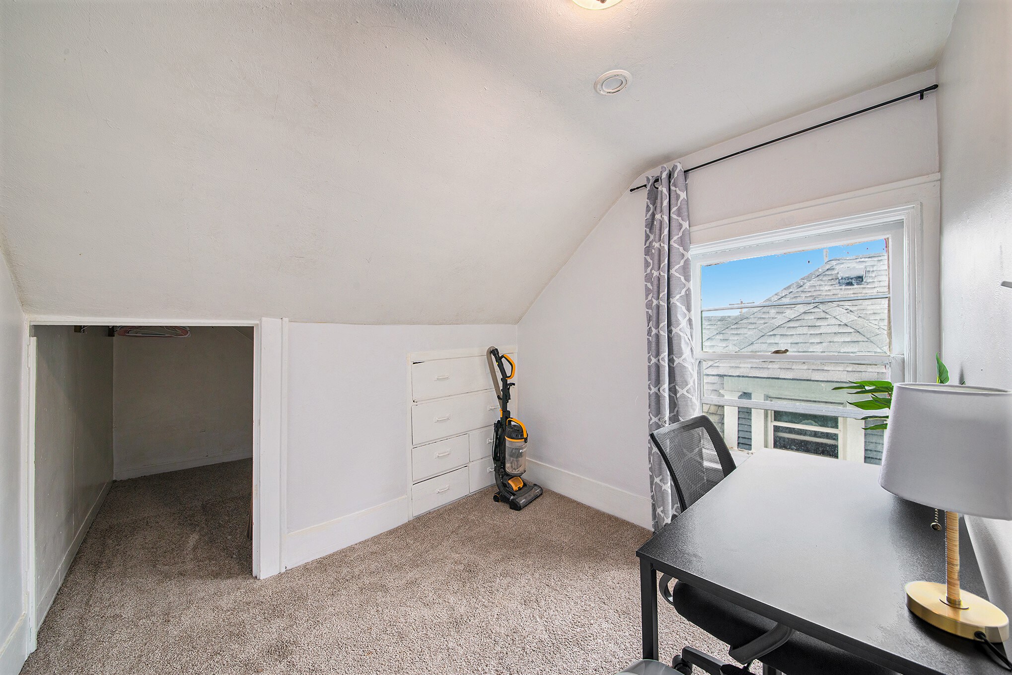 Building Photo - 624 Michigan St NE