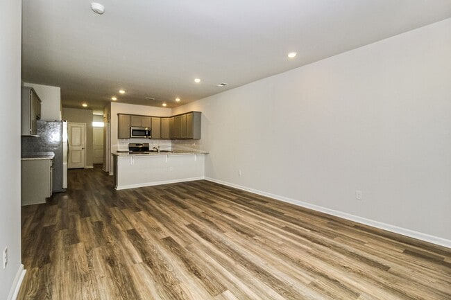 Building Photo - 333 Parkington Ln