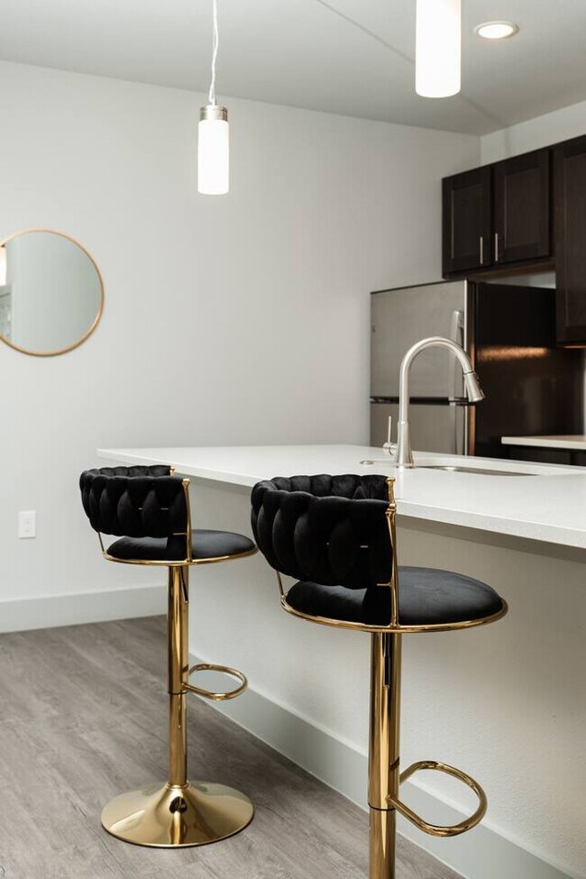 Building Photo - 3930 Westcliff Rd