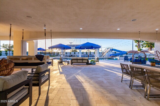 Building Photo - 2506 S 186th Dr