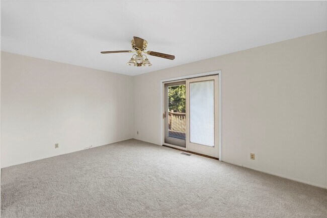 Building Photo - 1109 Brittany Pkwy