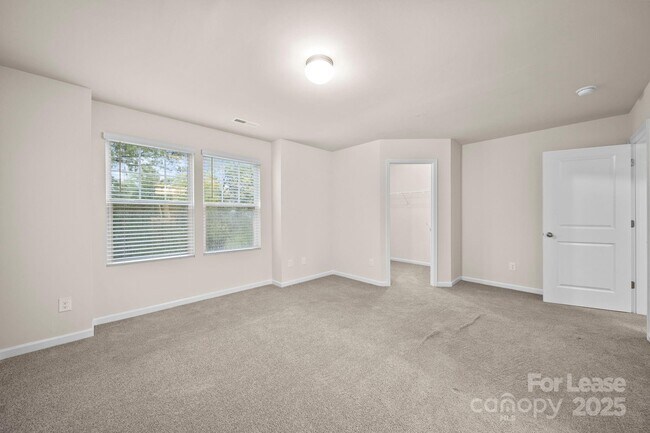 Building Photo - 711 Lackey St