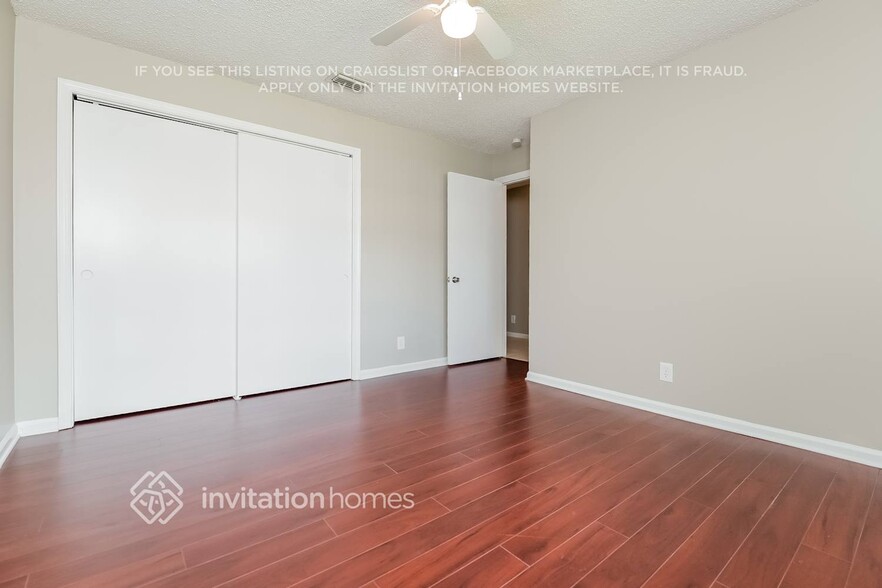 Building Photo - 10930 NW 41st Dr