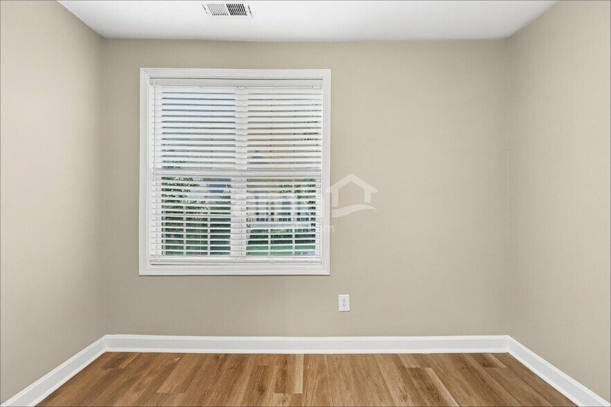 Building Photo - 113 Bally Shannon Way