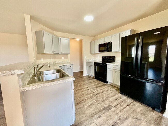 Building Photo - 4401 Olympic Dr