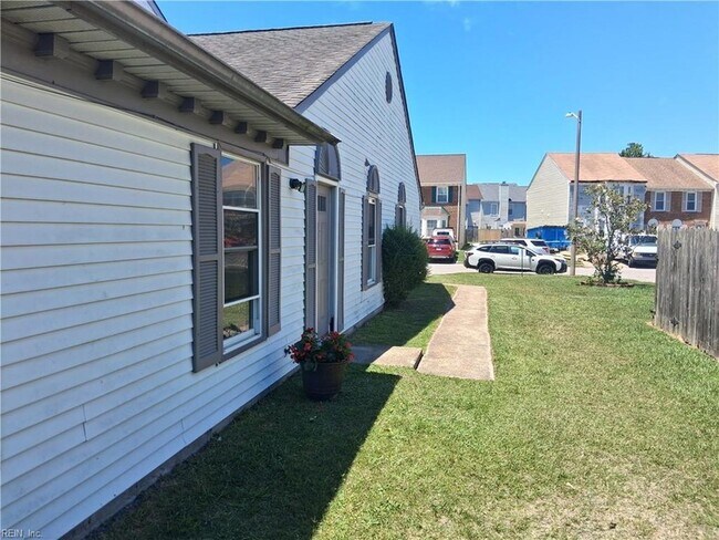 Building Photo - 4863 Woods Edge Rd