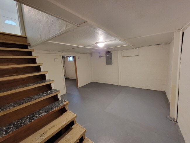 Building Photo - 1511 10th Ave