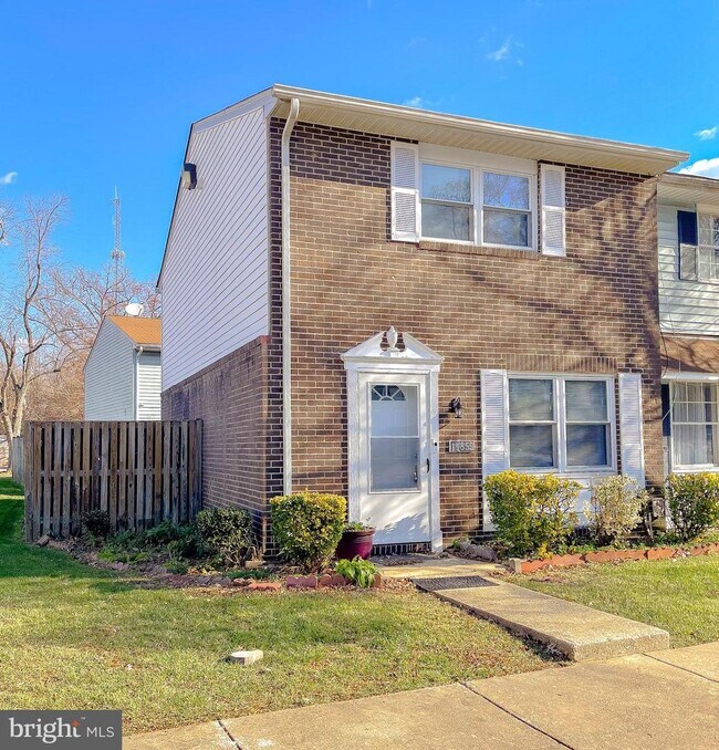 Building Photo - 11859 Oak Manor Dr
