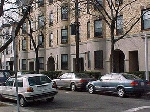 Building Photo - 106 Willow St