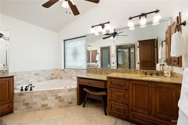Building Photo - 812 Rio Grande Dr