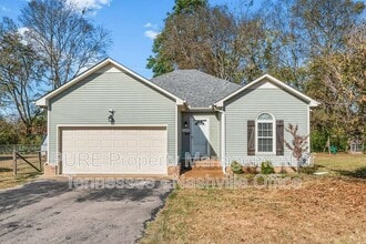 Building Photo - 1630 Lillian Cir