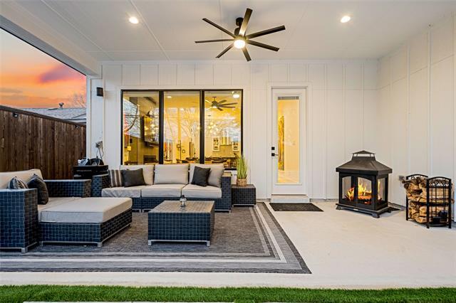 Building Photo - 3111 Hedgerow Dr