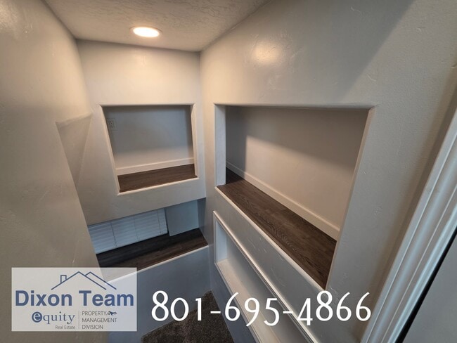 Building Photo - 44 E 150 N
