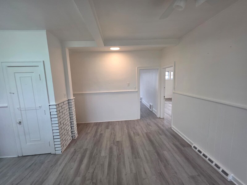 Building Photo - 22727 Rein Ave