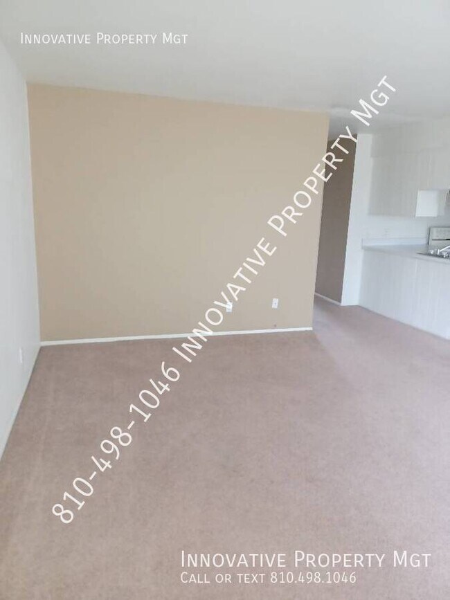 Building Photo - 6009 Holiday Gardens Dr