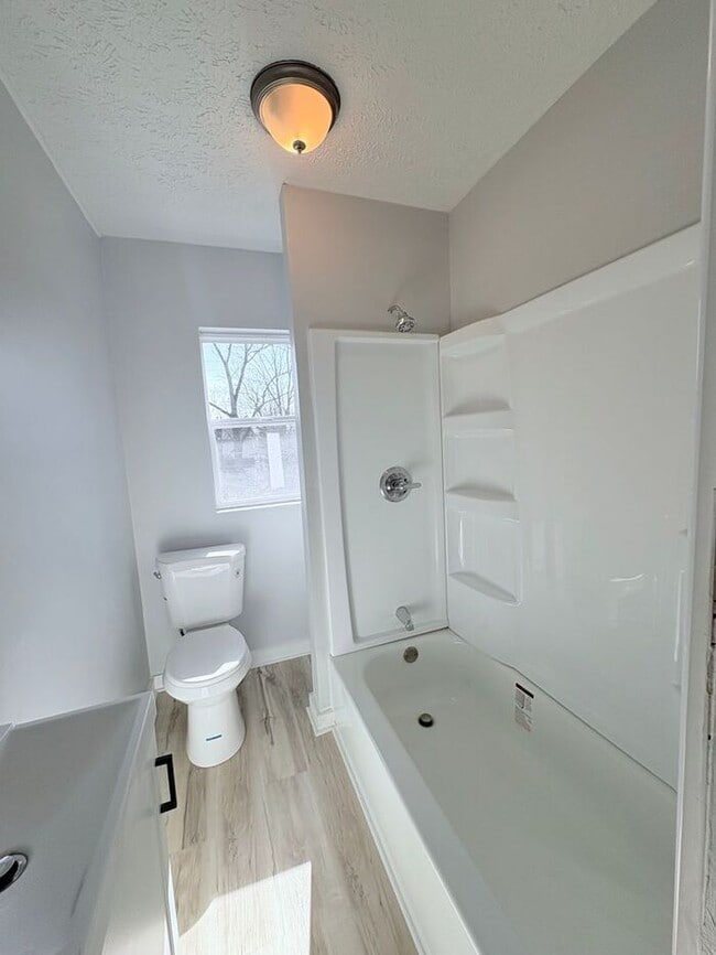 Building Photo - Charming 3 beds 1 baths in Columbus!