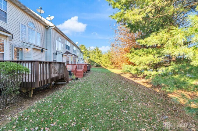 Building Photo - 356 Hawthorne Rd