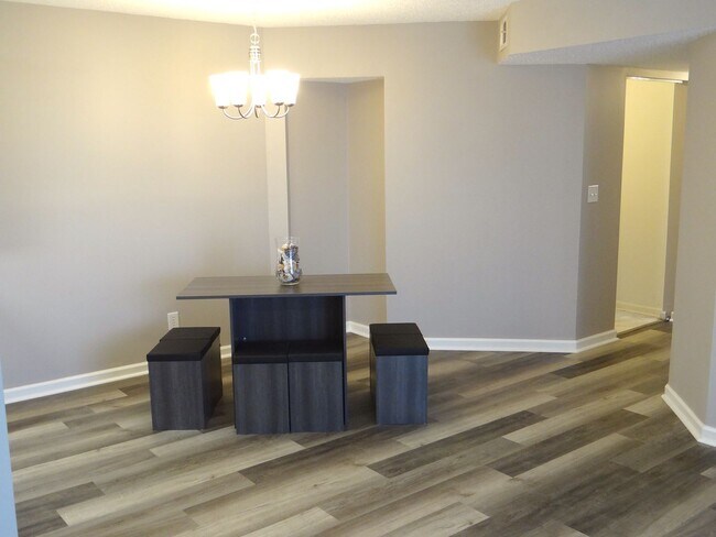 Building Photo - Long term ground floor rental