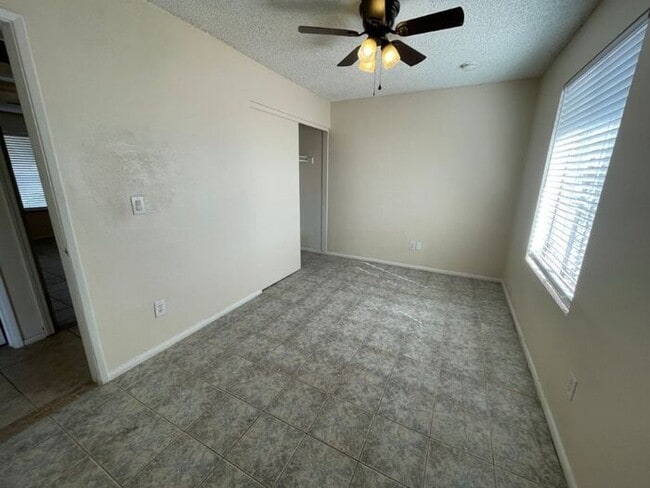 Building Photo - 4542 E Southern Ave