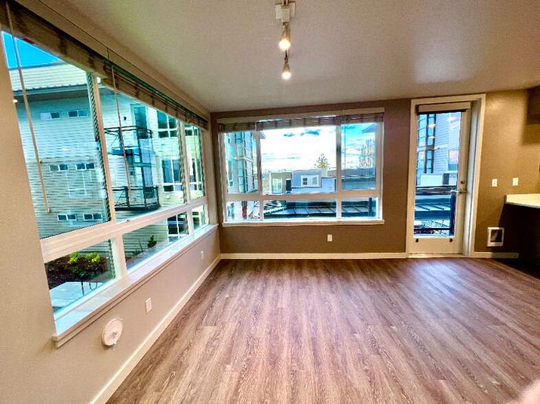 Building Photo - 2330 Yakima Ct