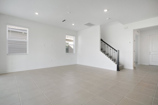 Building Photo - 5640 Vinyasa Rd